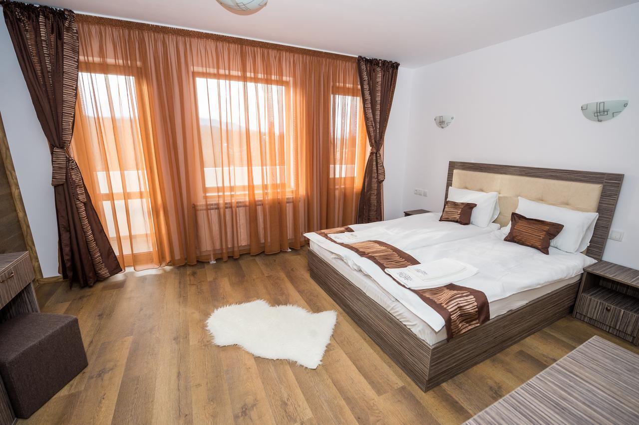 Sinjirite Complex Otel Elena Dış mekan fotoğraf