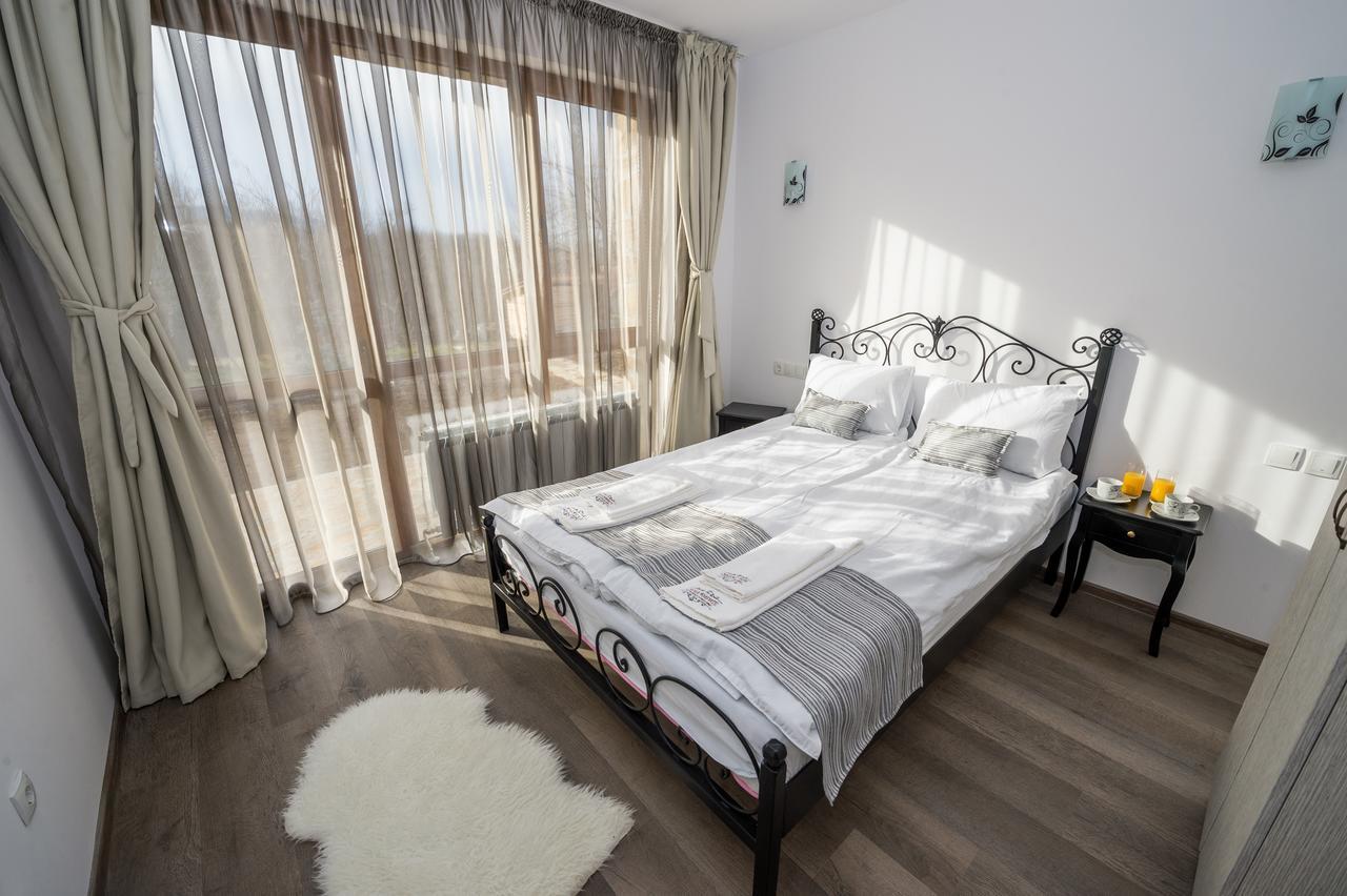 Sinjirite Complex Otel Elena Dış mekan fotoğraf