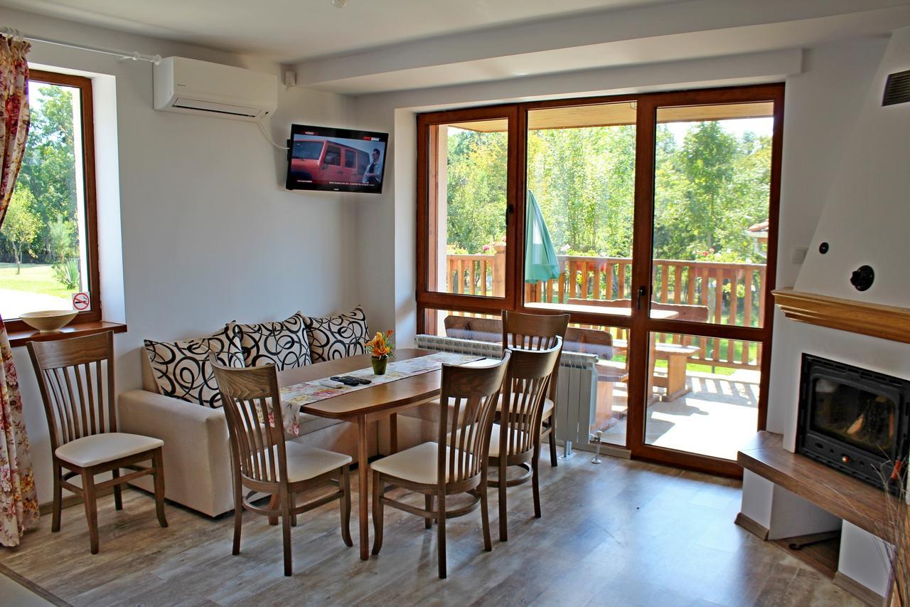 Sinjirite Complex Otel Elena Dış mekan fotoğraf
