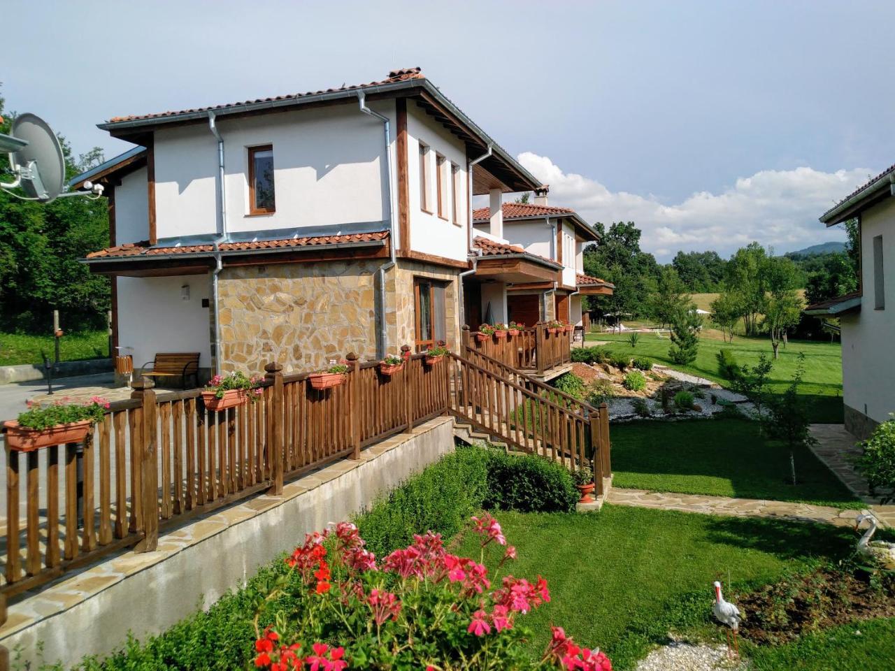Sinjirite Complex Otel Elena Dış mekan fotoğraf