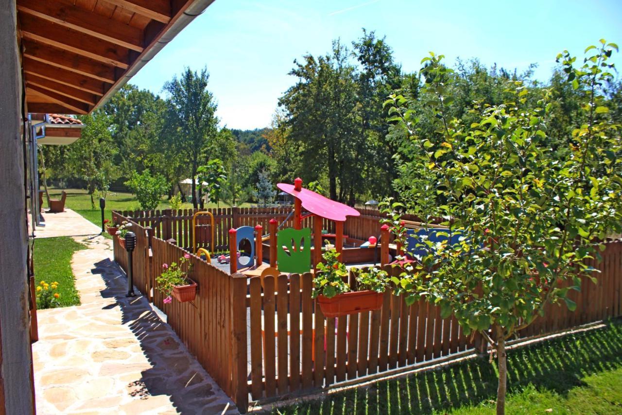 Sinjirite Complex Otel Elena Dış mekan fotoğraf